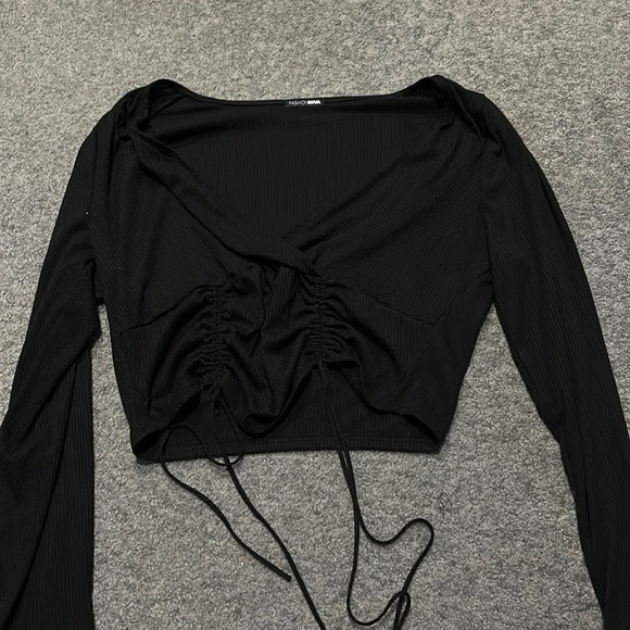 Fashion Nova Tops - Fashion nova black cropped top